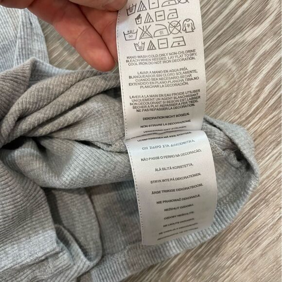 GUESS Gray Tank Top Sequences embroidery Cami Tshirt Slim Fit M - Picture 8 of 8